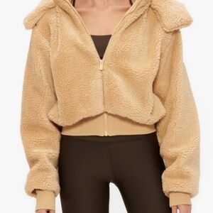 ALO Yoga Foxy Sherpa Jacket in Camel Beige